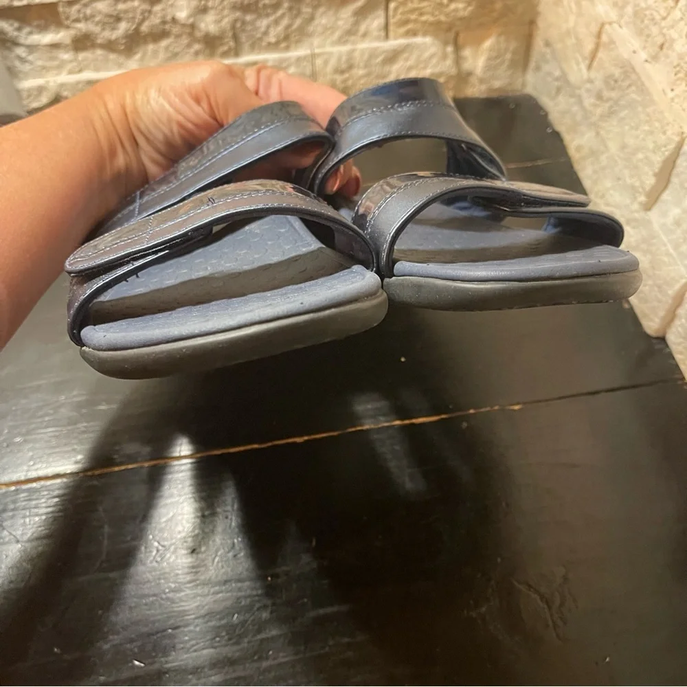 Vionic Shore navy blue double strap slide sandals slides slip ons patent leather - Picture 4 of 6